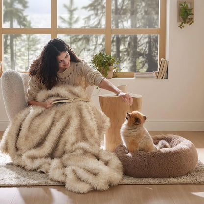 Sollora Round Fluffy Plush Pet Bed